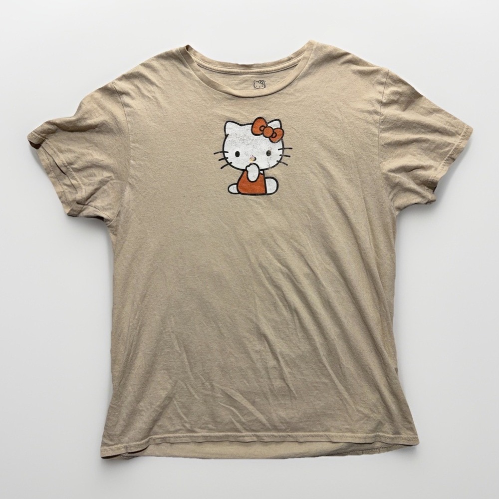 Hello Kitty Sanrio Graphic T-Shirt M Tan Y2K Grunge Whimsygoth Retro Kawaii Tee